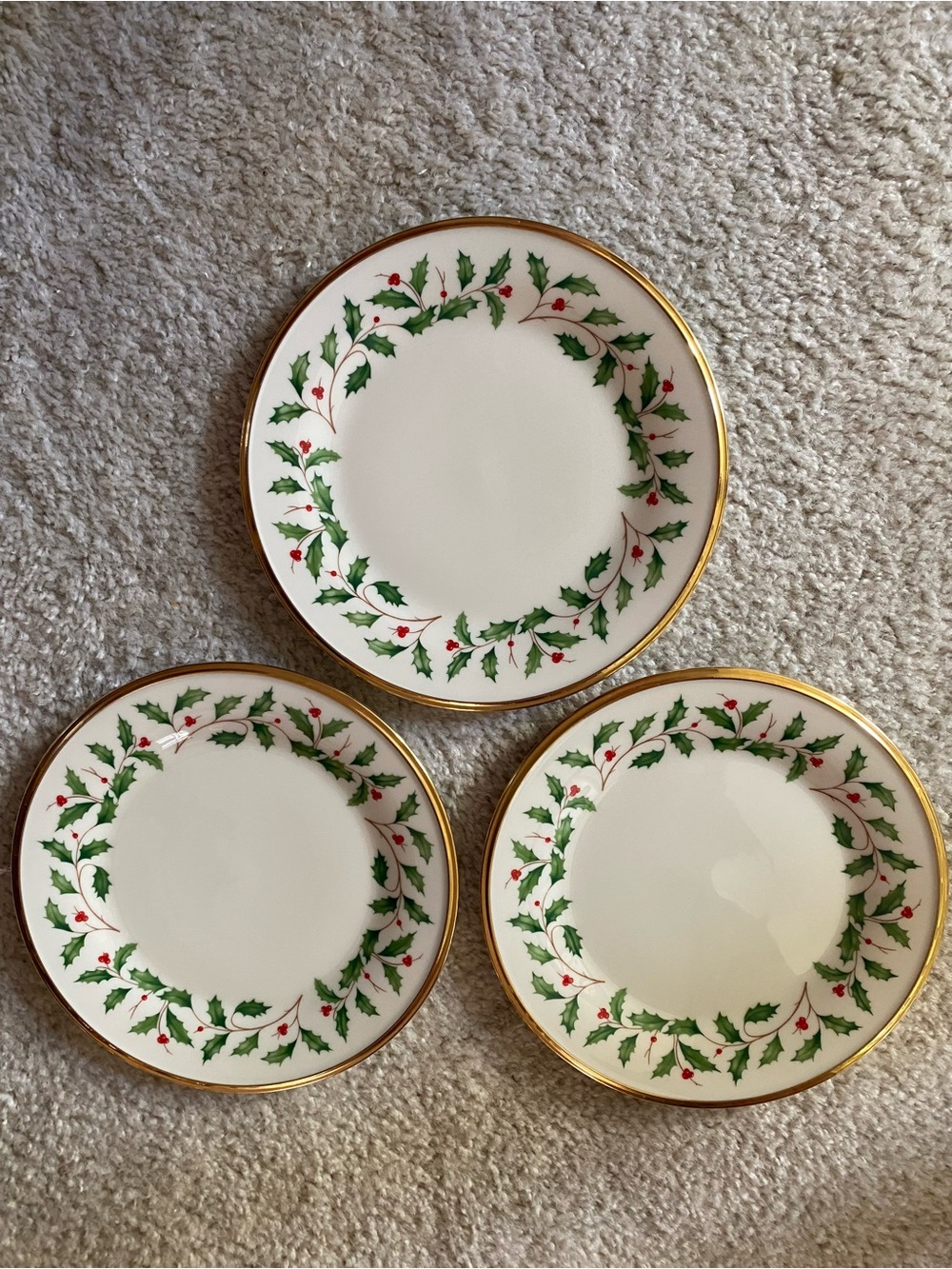 Lenox Holiday Holly and Gold Trim Dessert Plates -